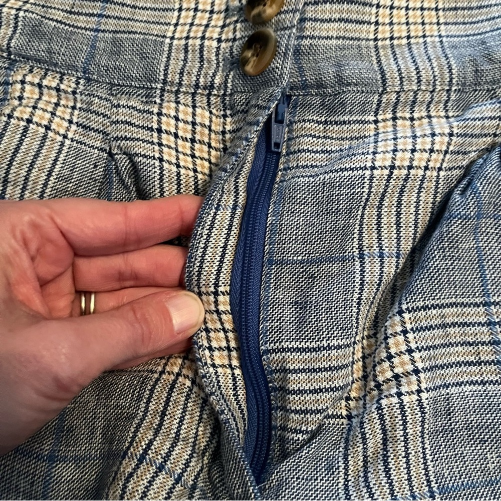 VERONICA BEARD Alicia Windowpane Plaid 100% Linen Shorts Pleated Blue Multi Sz6 - Picture 14 of 15